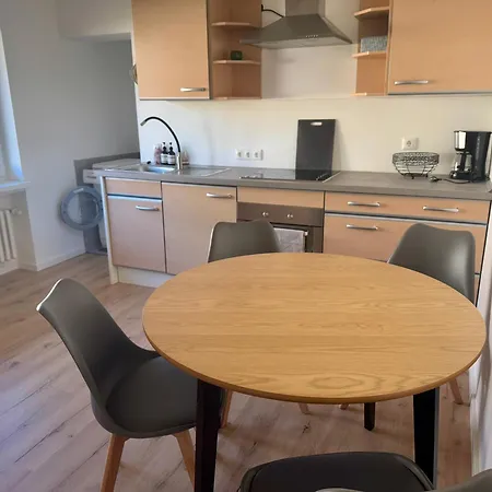 Furnished 3zi With Balcony In Apartment *