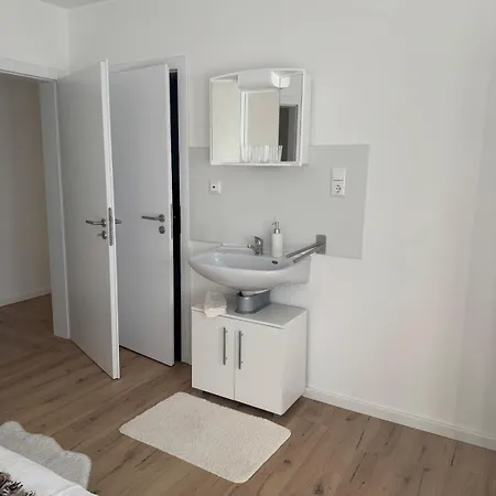 Furnished 3zi With Balcony In Apartment *