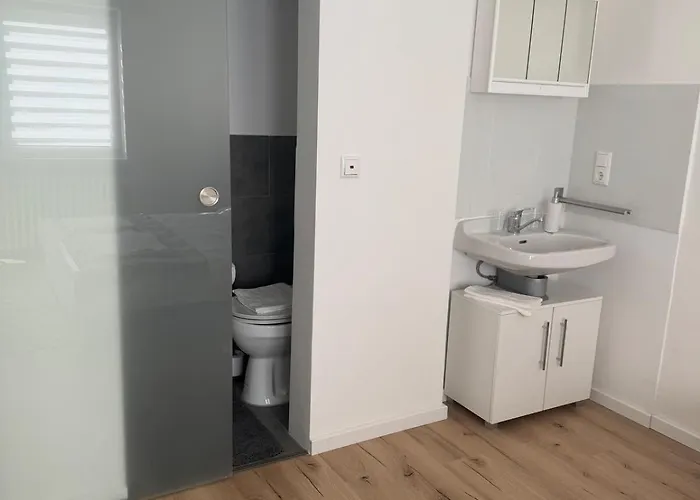 Furnished 3zi With Balcony In Lägenhet Bad Bocklet